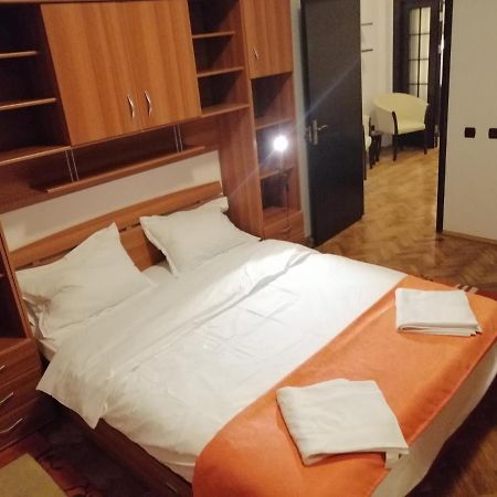 Apartament Athenee Palace Bucureşti Exterior foto